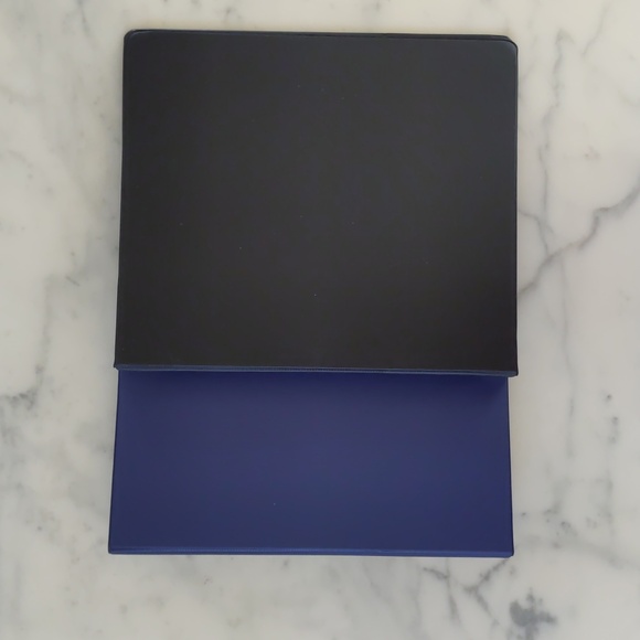 Avery Blue 1.5" 3 Ring and Black 0.5" 3 Ring Binder w/2 Interior Pockets, 2 pcs - Picture 1 of 3